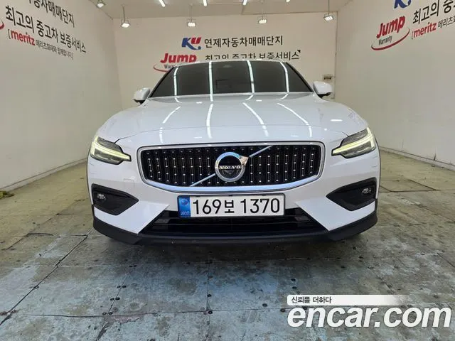 VOLVO V60 CROSS COUNTRY 2021 — 73 343 км, белый, Корея — под ключ — фото 2