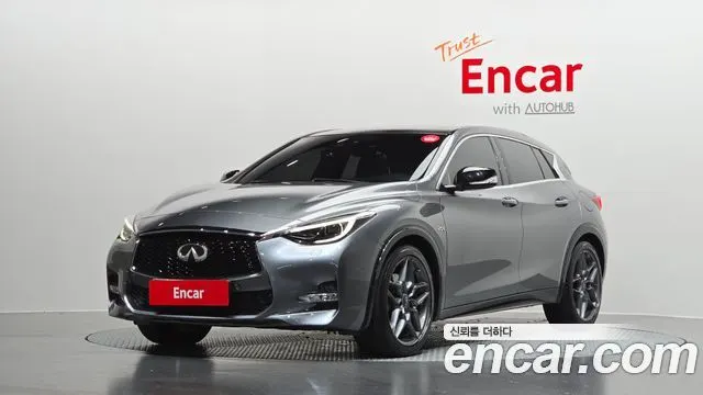 INFINITI Q30 2017