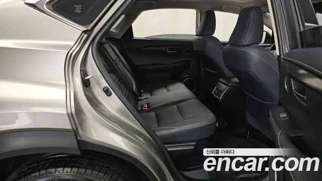 LEXUS NX300H 2019 — 94 874 км, серебристо-серый, Корея — под ключ — фото 12
