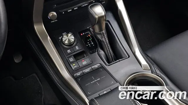LEXUS NX300H 2019 — 94 874 км, серебристо-серый, Корея — под ключ — фото 9