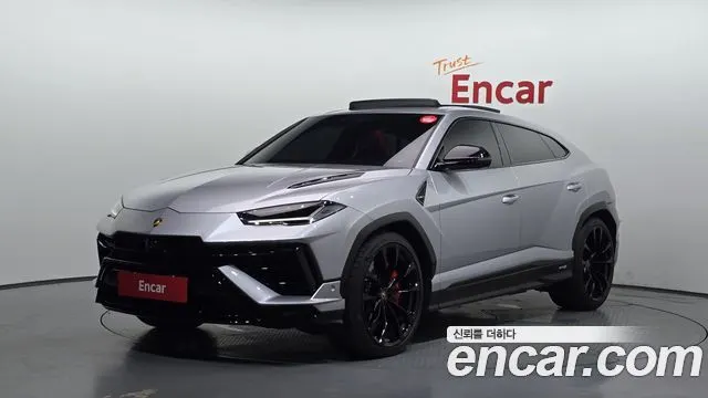 LAMBORGHINI URUS 2024