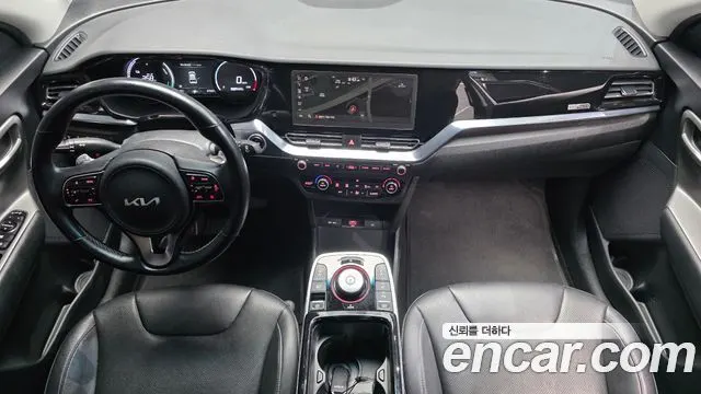 KIA NIRO PLUS 2024 — 27 067 км, серебристо-серый, Корея — под ключ — фото 7