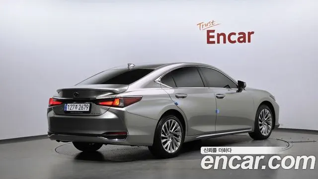 LEXUS ES300H 2026 — 34 846 км, серебристо-серый, Корея — под ключ — фото 2