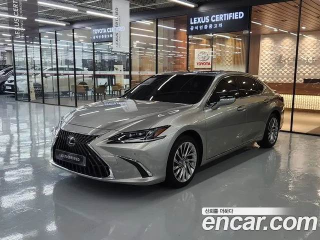 LEXUS ES300H 2025