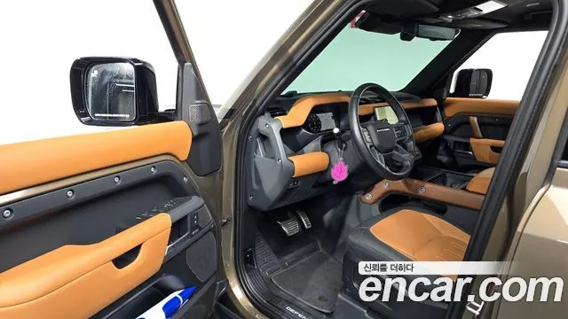 LAND ROVER DEFENDER 2023 — 13 400 км, светло-золотистый, Корея — под ключ — фото 10