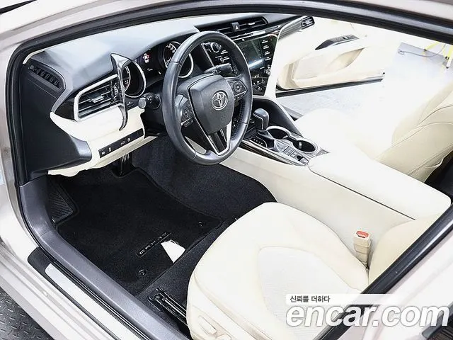 TOYOTA CAMRY 2018 — 112 134 км, светло-золотистый, Корея — под ключ — фото 10
