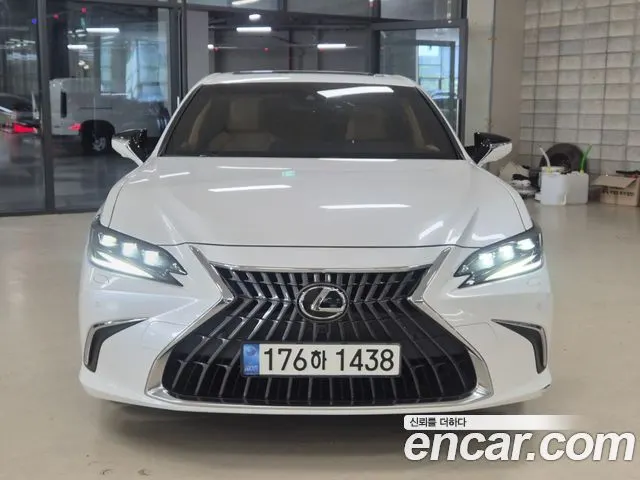 LEXUS ES300H — из Кореи под ключ