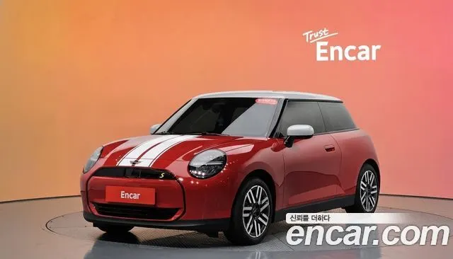 MINI COOPER ELECTRIC 2026 — 139 км, красный, Корея — под ключ — фото 2
