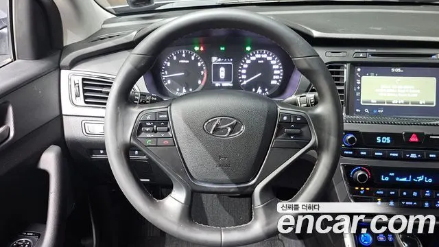 HYUNDAI SONATA 2017 — 135 677 км, серебристо-серый, Корея — под ключ — фото 12