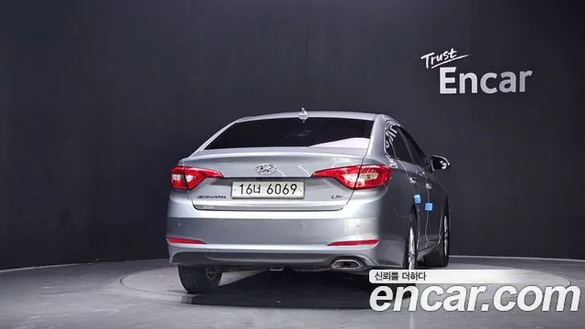 HYUNDAI SONATA 2017 — 135 677 км, серебристо-серый, Корея — под ключ — фото 4