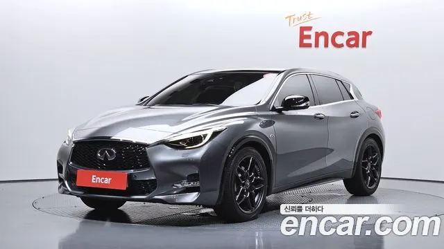 INFINITI Q30 2017