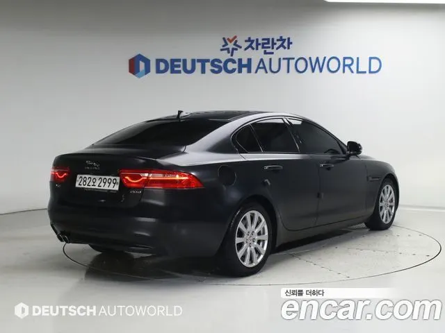 JAGUAR XE 2016 — 159 000 км, синий, Корея — под ключ — фото 2