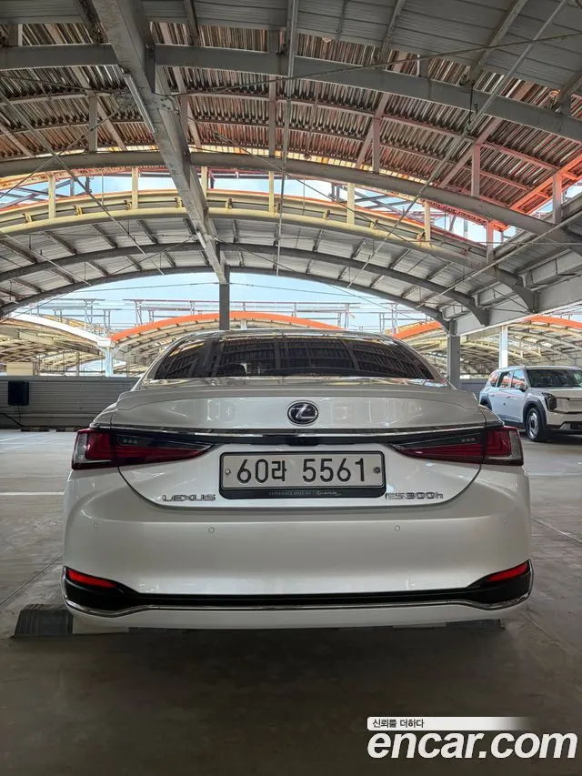LEXUS ES300H 2019 — 73 971 км, белый, Корея — под ключ — фото 4