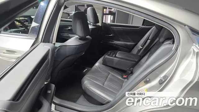 LEXUS ES300H 2019 — 113 406 км, светло-золотистый, Корея — под ключ — фото 12