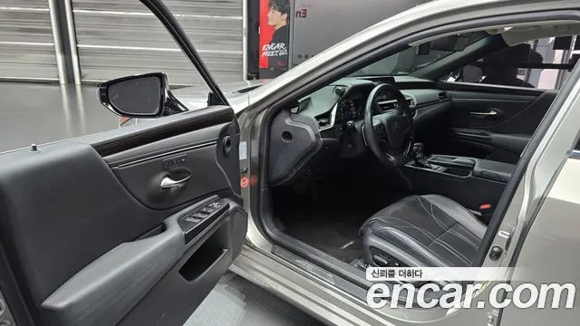 LEXUS ES300H 2019 — 113 406 км, светло-золотистый, Корея — под ключ — фото 10