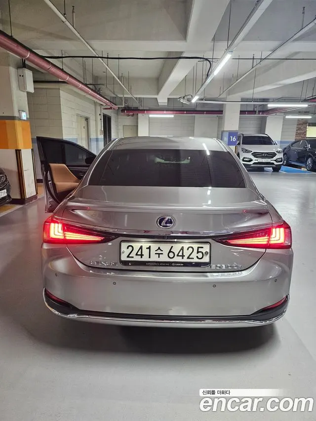 LEXUS ES300H 2021 — 41 000 км, серебристо-серый, Корея — под ключ — фото 3