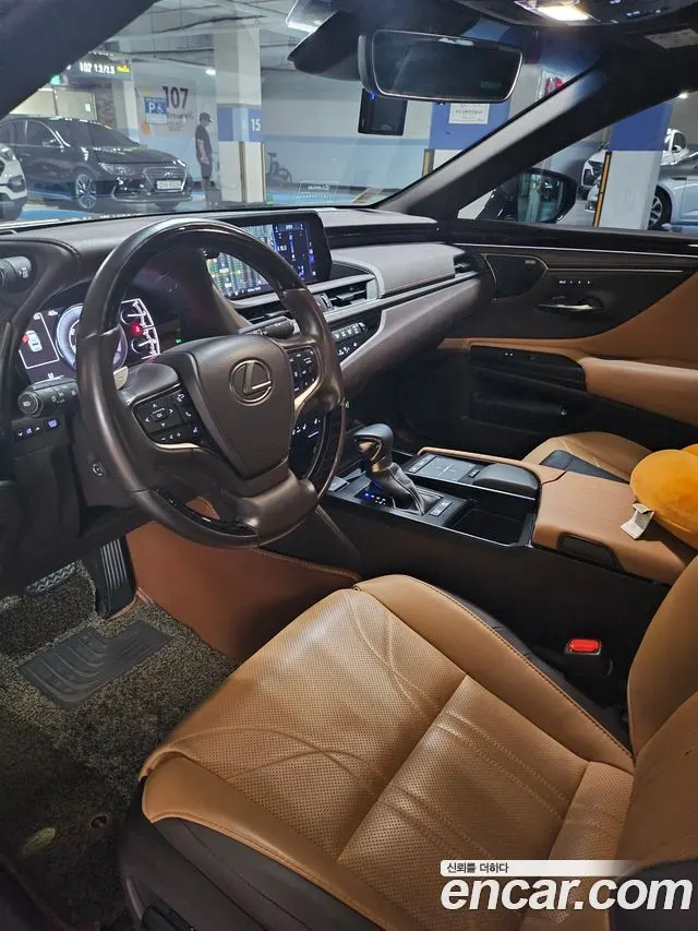 LEXUS ES300H 2021 — 41 000 км, серебристо-серый, Корея — под ключ — фото 5