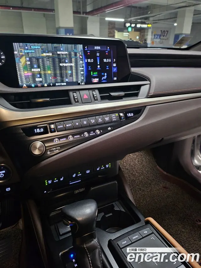 LEXUS ES300H 2021 — 41 000 км, серебристо-серый, Корея — под ключ — фото 6