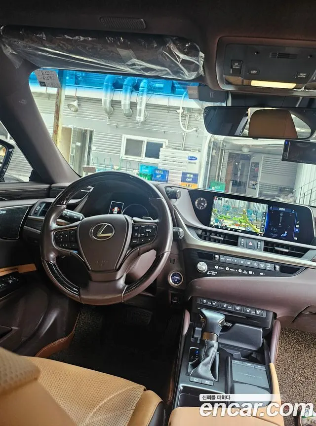 LEXUS ES300H 2021 — 41 000 км, серебристо-серый, Корея — под ключ — фото 8