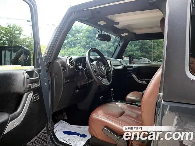 JEEP WRANGLER 2017 — 116 000 км, чёрный, Корея — под ключ — фото 10