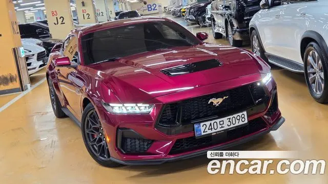 FORD MUSTANG 2025