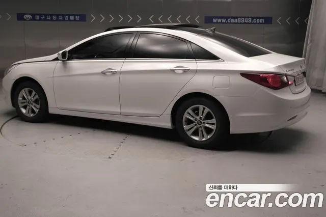 HYUNDAI SONATA 2010 — 95 255 км, белый-перламутр, Корея — под ключ — фото 2