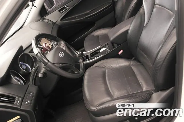HYUNDAI SONATA 2010 — 95 255 км, белый-перламутр, Корея — под ключ — фото 7
