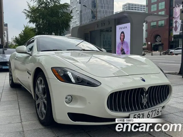 MASERATI GRANTURISMO 2013