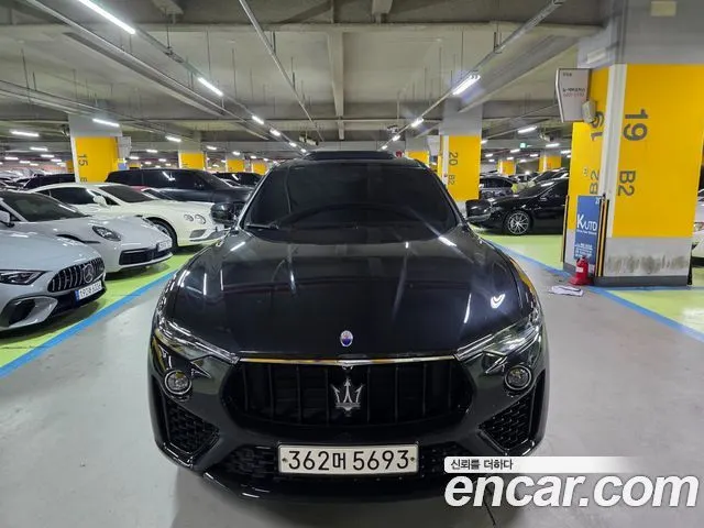 MASERATI LEVANTE — из Кореи под ключ