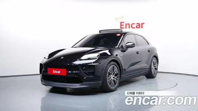 PORSCHE MACAN 2025
