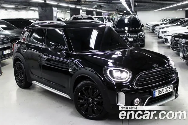 MINI COOPER COUNTRYMAN 2024 — 18 300 км, чёрный, Корея — под ключ — фото 1