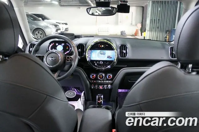 MINI COOPER COUNTRYMAN 2024 — 18 300 км, чёрный, Корея — под ключ — фото 9