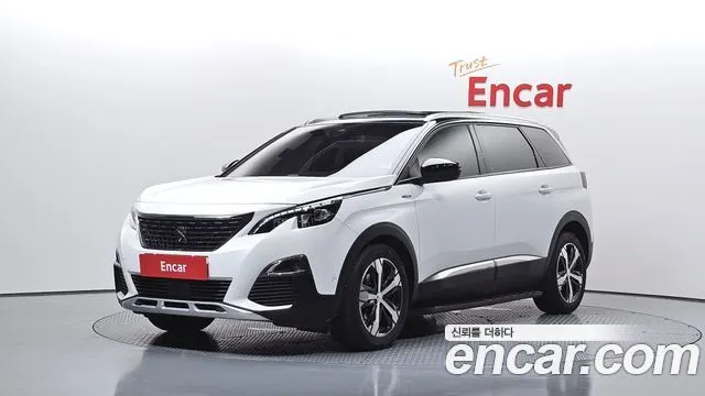 PEUGEOT 5008 2020