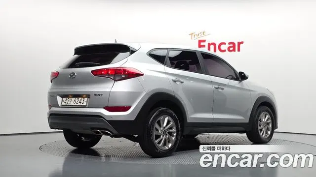 HYUNDAI TUCSON 2016 — 363 799 км, серебристый, Корея — под ключ — фото 2