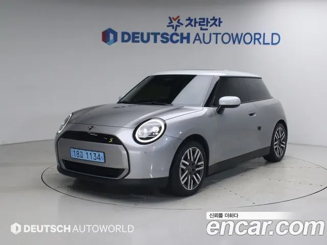 MINI COOPER ELECTRIC 2024 — 5 538 км, серебристо-серый, Корея — под ключ — фото 1