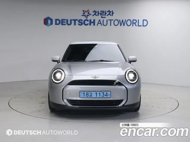 MINI COOPER ELECTRIC 2024 — 5 538 км, серебристо-серый, Корея — под ключ — фото 3