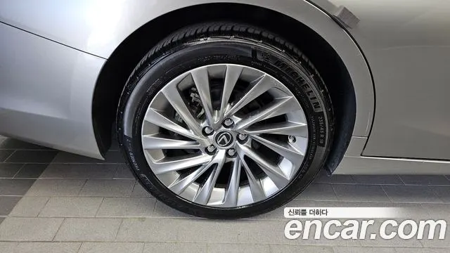 LEXUS ES300H 2025 — 38 281 км, серебристо-серый, Корея — под ключ — фото 5