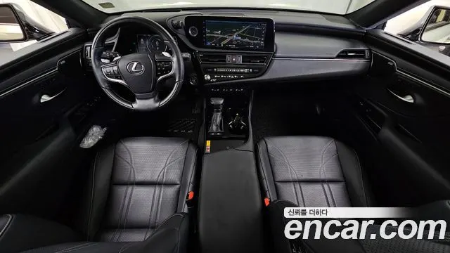 LEXUS ES300H 2025 — 38 281 км, серебристо-серый, Корея — под ключ — фото 7