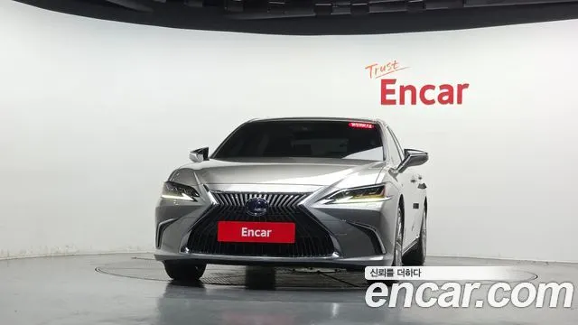 LEXUS ES300H 2019 — 25 569 км, серебристо-серый, Корея — под ключ — фото 3