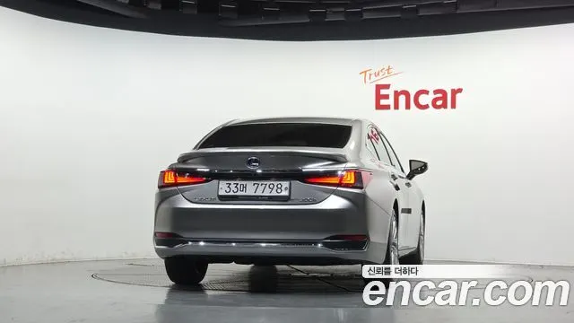 LEXUS ES300H 2019 — 25 569 км, серебристо-серый, Корея — под ключ — фото 4