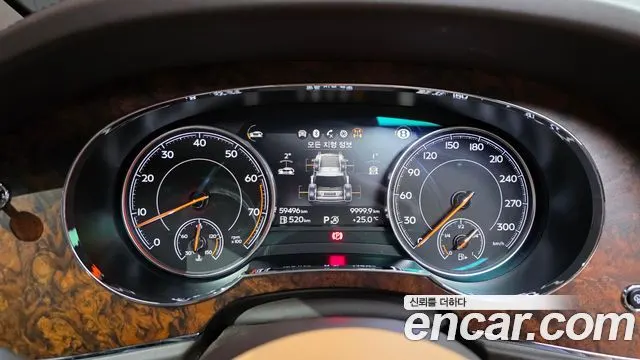 BENTLEY BENTAYGA 2018 — 59 496 км, белый-перламутр, Корея — под ключ — фото 8