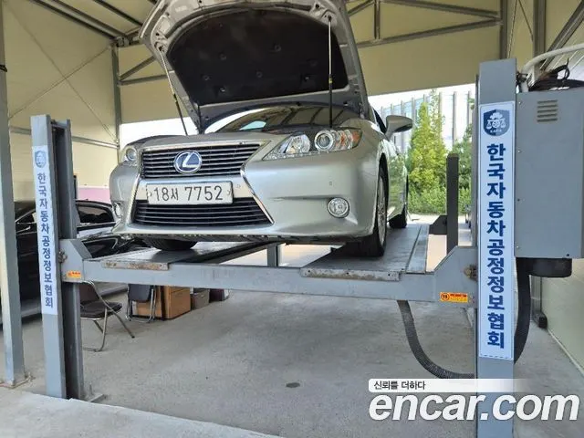 LEXUS ES300H — из Кореи под ключ