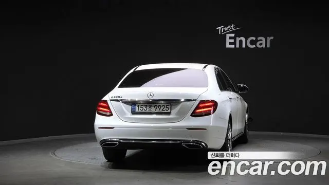 MERCEDES-BENZ E-CLASS W213 2017 — 109 254 км, белый, Корея — под ключ — фото 4