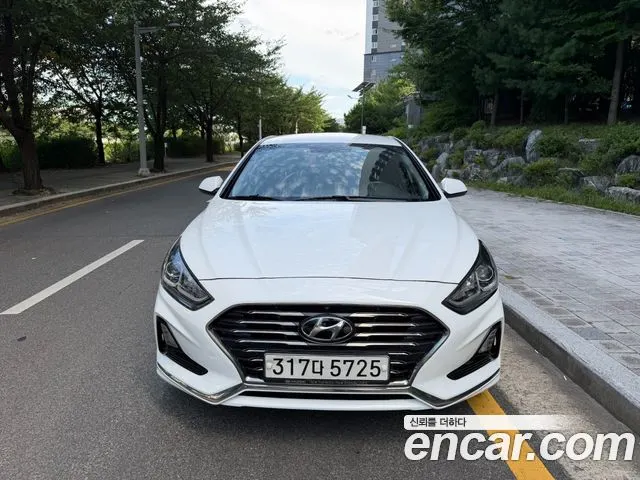 HYUNDAI SONATA 2018 — 170 842 км, белый, Корея — под ключ — фото 1