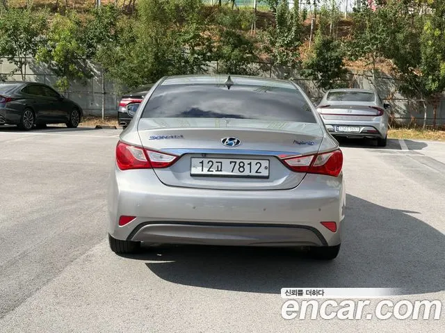 HYUNDAI SONATA HYBRID 2014 — 197 111 км, серебристо-серый, Корея — под ключ — фото 4