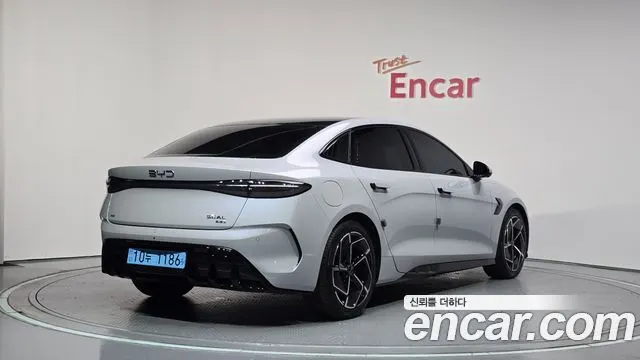 BYD SEAL 2026 — 12 483 км, светло-серебристый, Корея — под ключ — фото 2