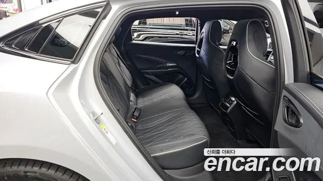 BYD SEAL 2026 — 12 483 км, светло-серебристый, Корея — под ключ — фото 12