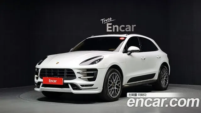 PORSCHE MACAN 2016