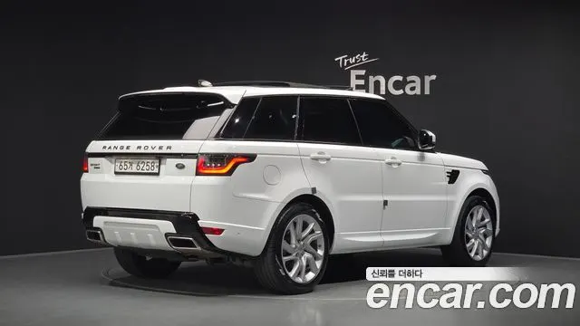 LAND ROVER RANGE ROVER SPORT 2018 — 120 820 км, белый, Корея — под ключ — фото 1