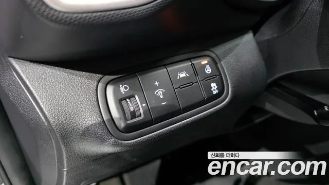 HYUNDAI VENUE 2022 — 74 030 км, Корея — под ключ — фото 12